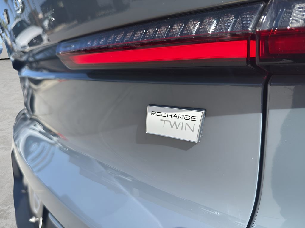 Used 2023 Volvo C40 P8 Recharge Ultimate image 11