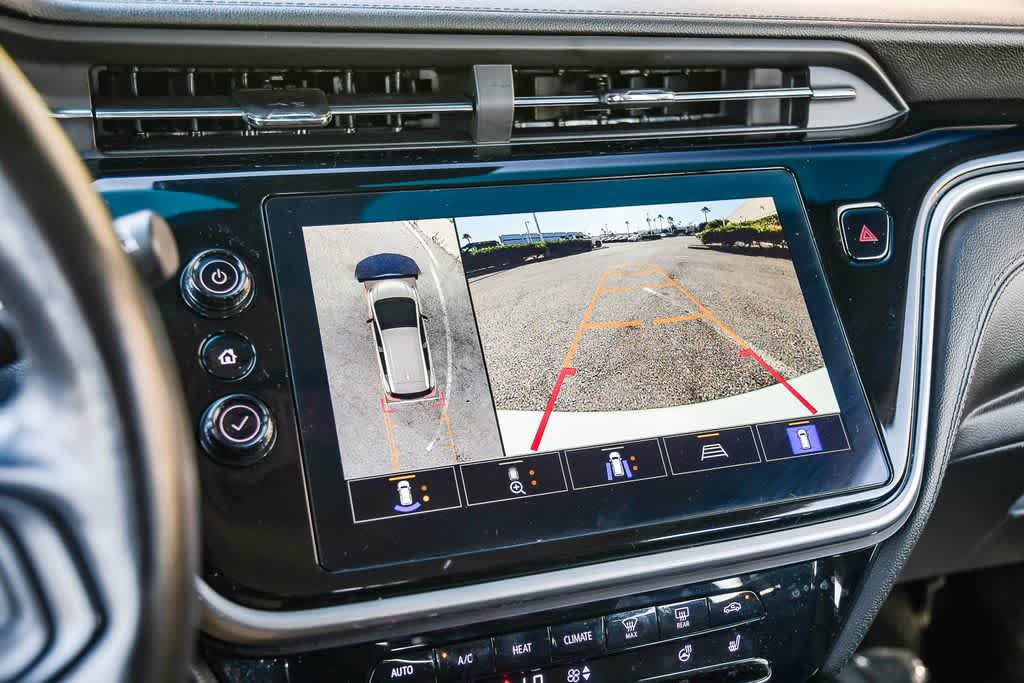 Used 2023 Chevrolet Bolt LT w/ Infotainment Package FWD image 21