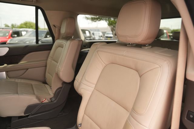 Used 2023 Lincoln Navigator L Reserve image 13