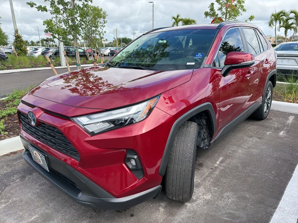 Used 2022 Toyota RAV4 XLE Premium image 1