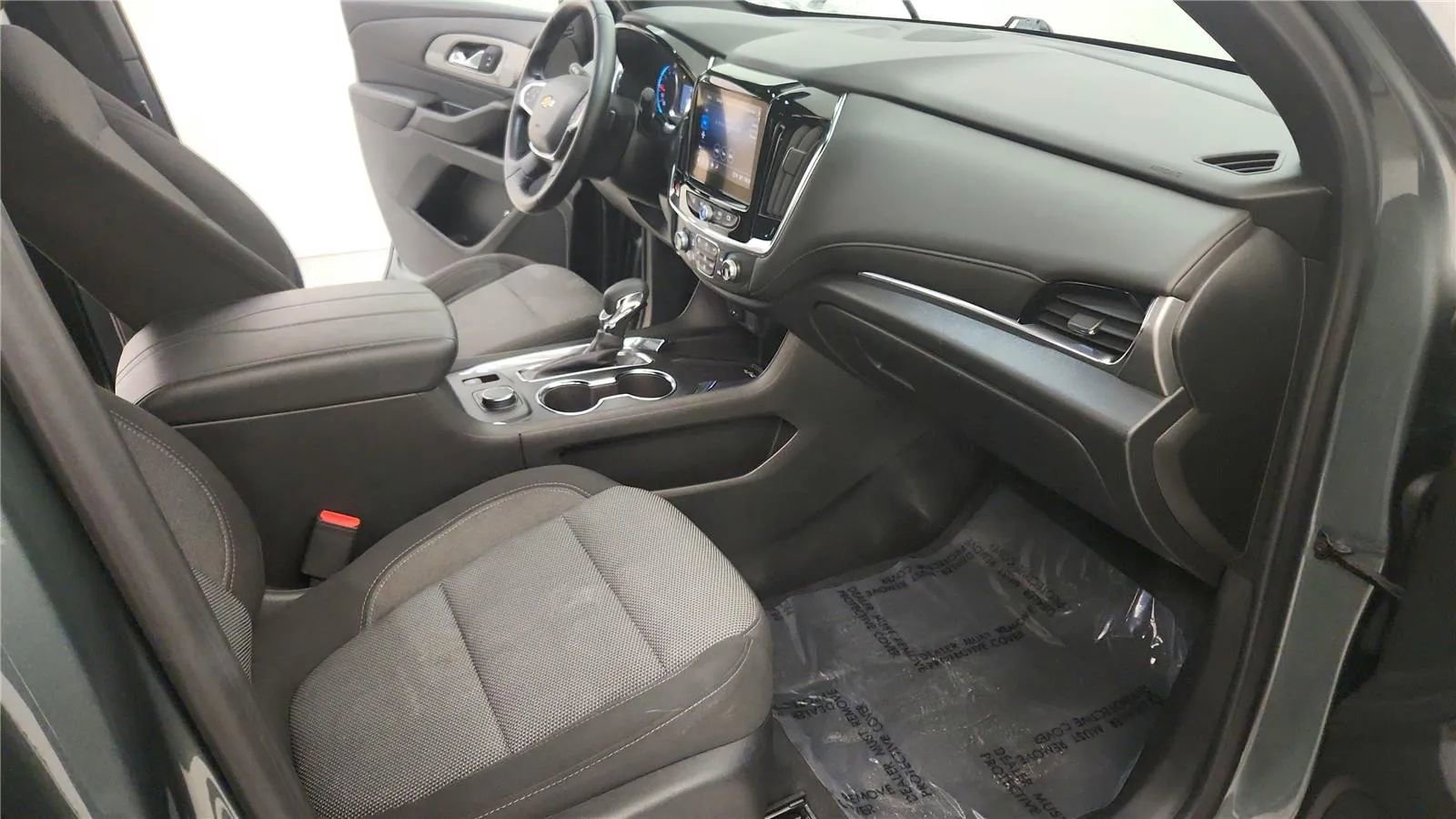 Used 2023 Chevrolet Traverse LT image 35