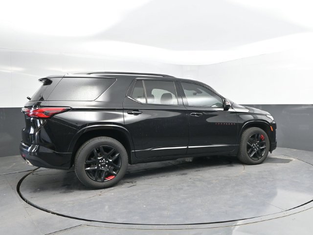 Used 2023 Chevrolet Traverse Premier w/ Redline Edition AWD/4WD image 2