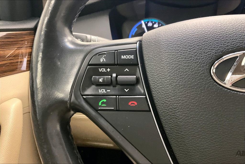 Used 2016 Hyundai Sonata Limited w/ Option Group 02 FWD image 18