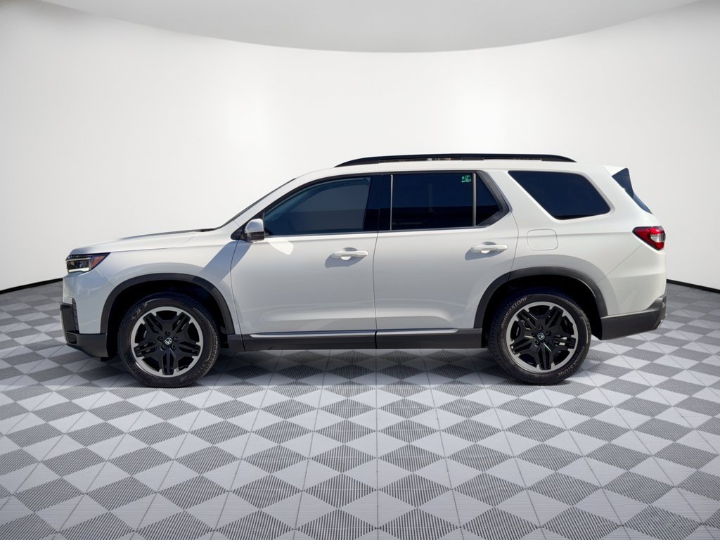 Used 2026 Honda Pilot Touring image 2