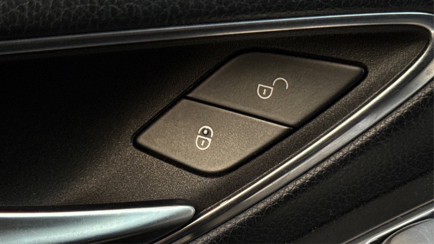 Used 2014 Mercedes-Benz S 63 AMG 4MATIC Sedan image 44