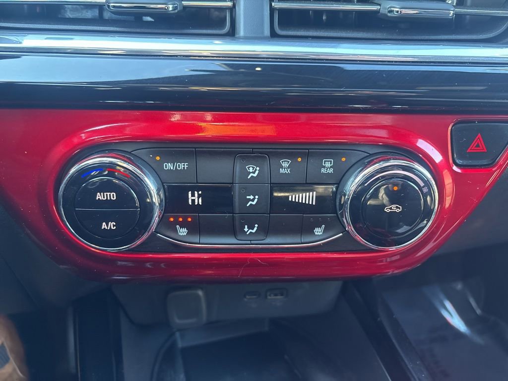 Used 2025 Chevrolet Trax RS w/ Sunroof Package image 27