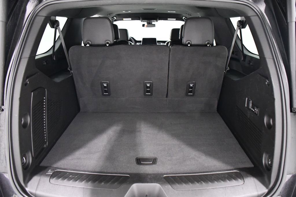 Used 2022 Chevrolet Suburban LT w/ Luxury Package image 23