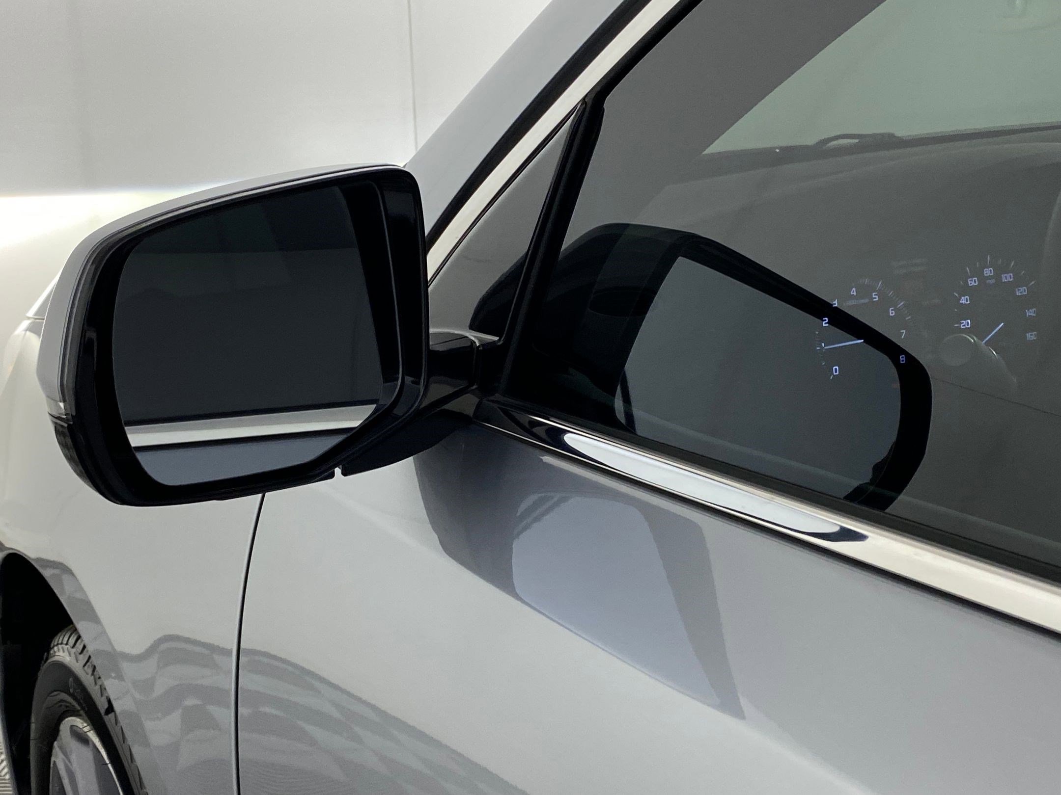 Used 2017 Acura MDX w/ Technology & Entertainment image 23