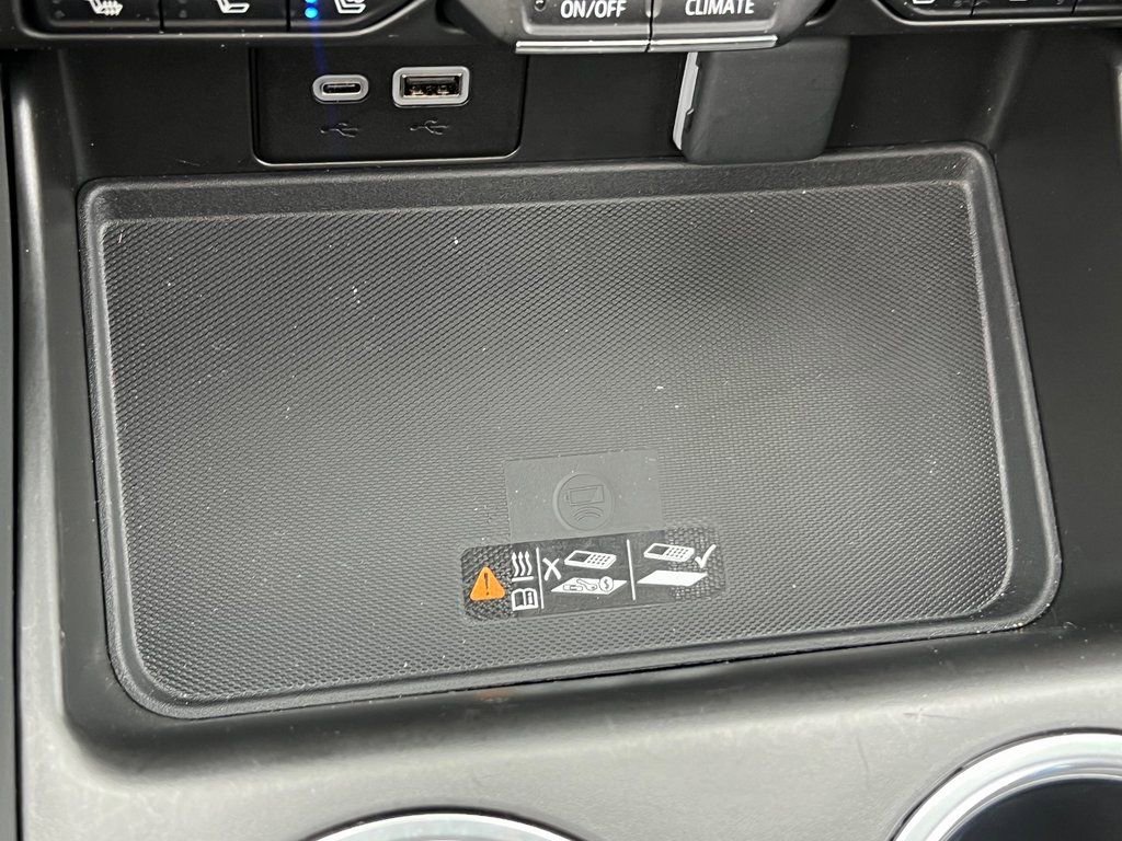 Used 2024 Chevrolet Tahoe High Country w/ Premium Package image 12