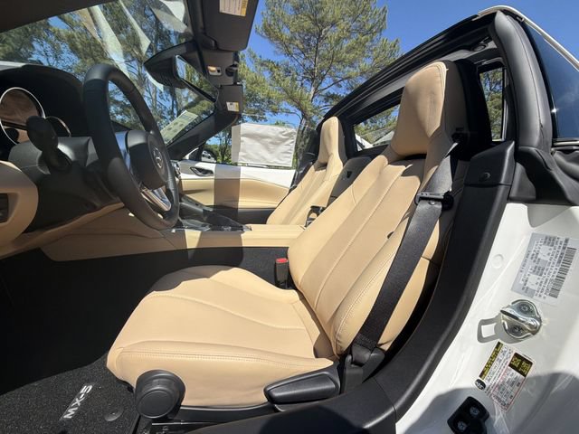 New 2026 MAZDA MX-5 Miata Club w/ Interior Package RWD image 11