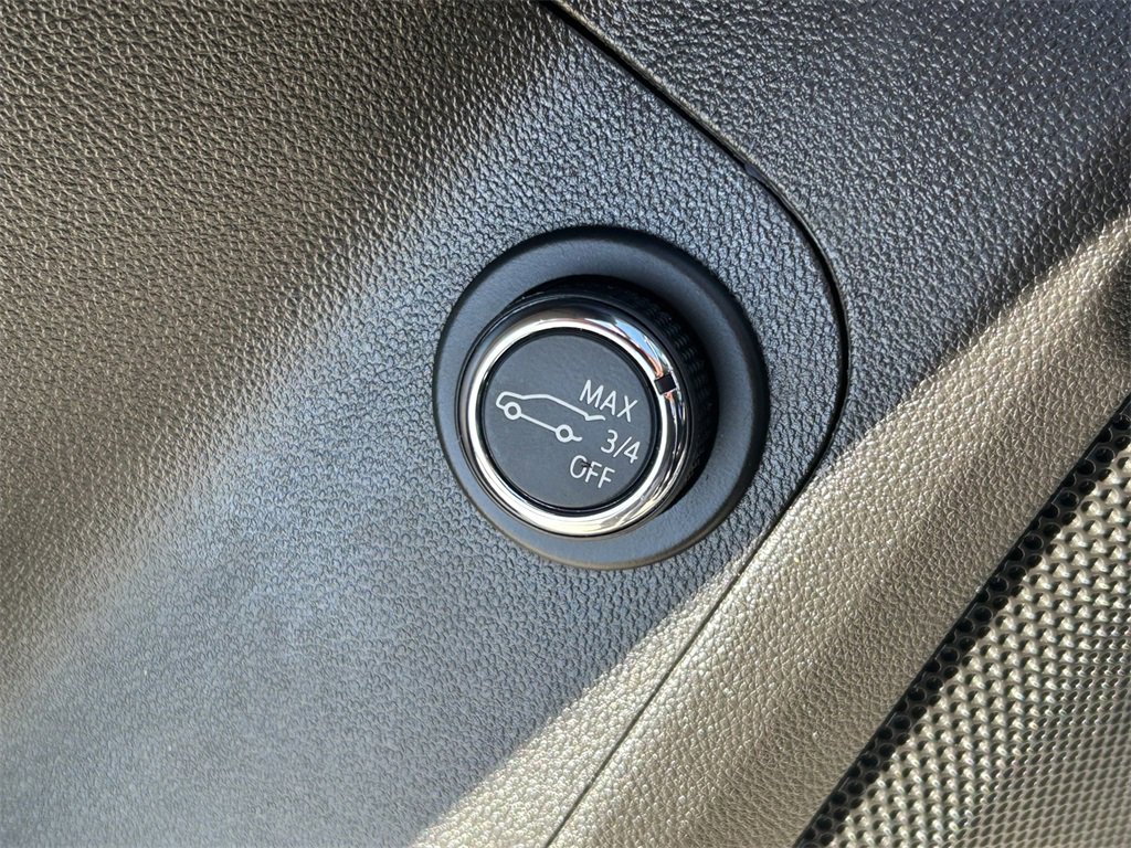 Used 2022 GMC Acadia SLT w/ Elevation Edition image 28