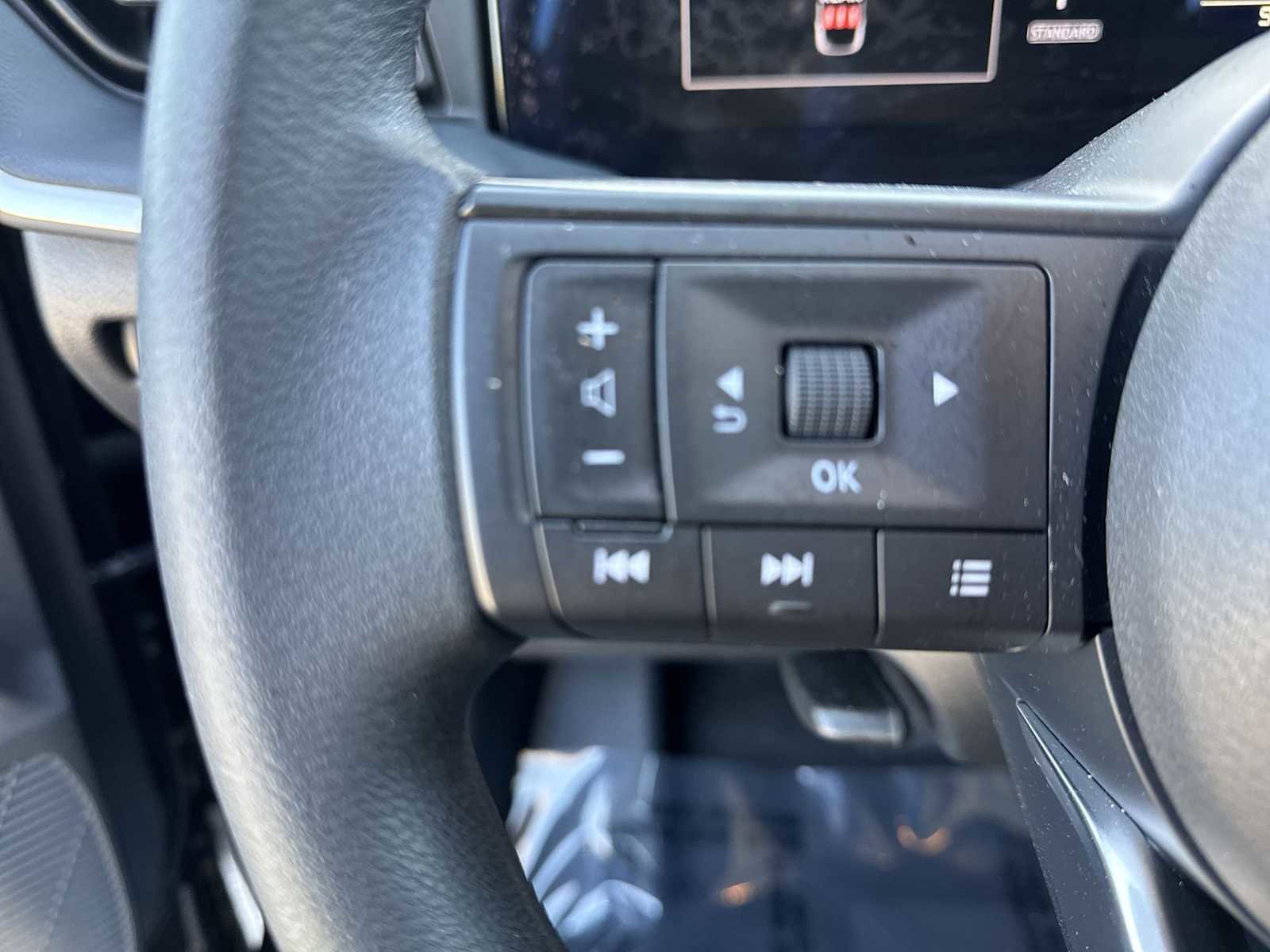 Used 2025 Nissan Kicks S image 21