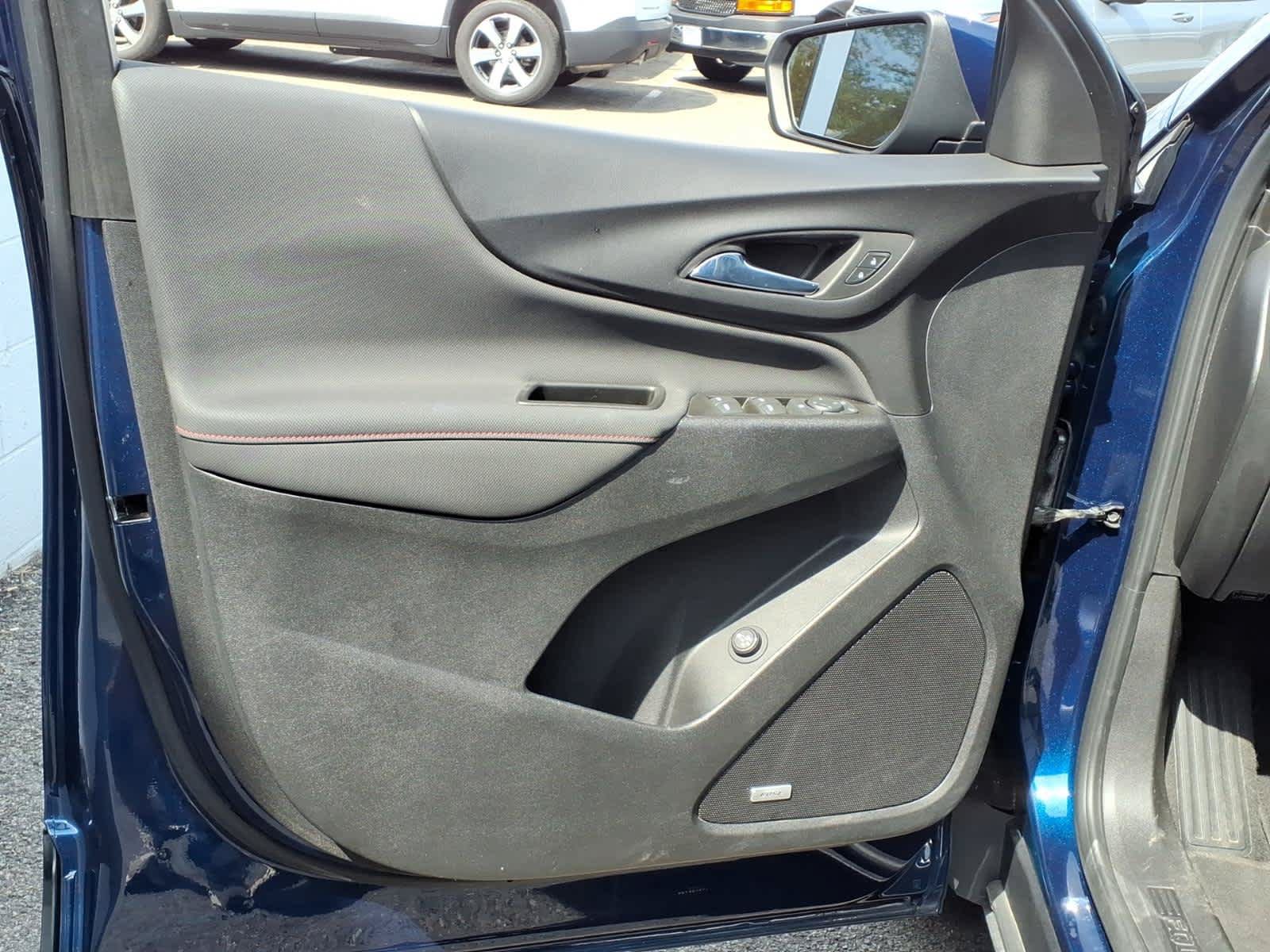Used 2022 Chevrolet Equinox RS w/ RS Leather Package AWD/4WD image 10