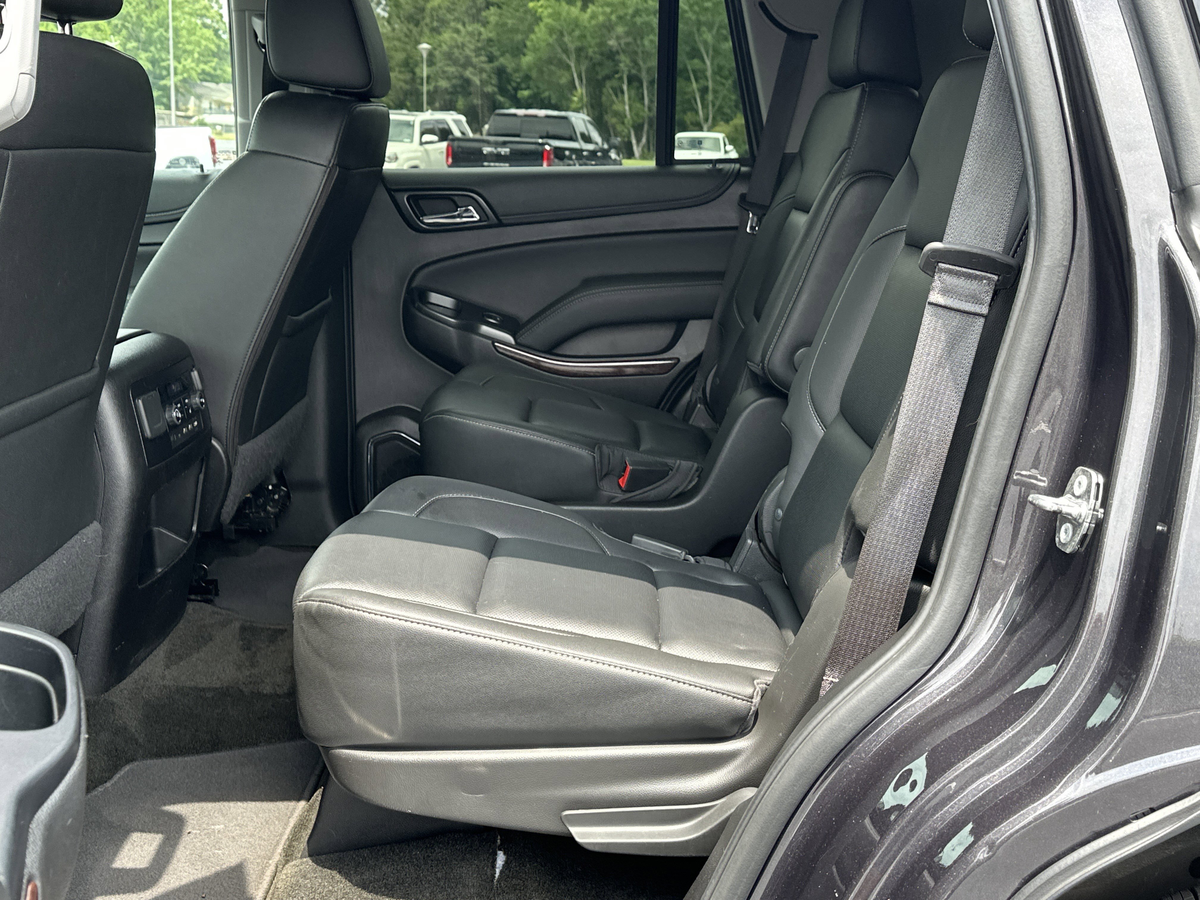 Used 2018 GMC Yukon SLT w/ Premium Edition RWD image 16