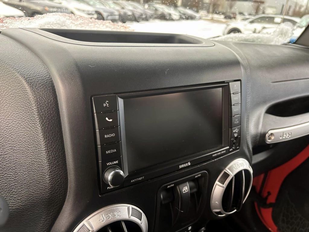 Used 2015 Jeep Wrangler Rubicon image 18