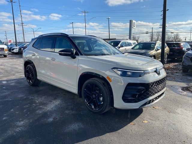 New 2026 Volkswagen Tiguan SE R-Line image 8