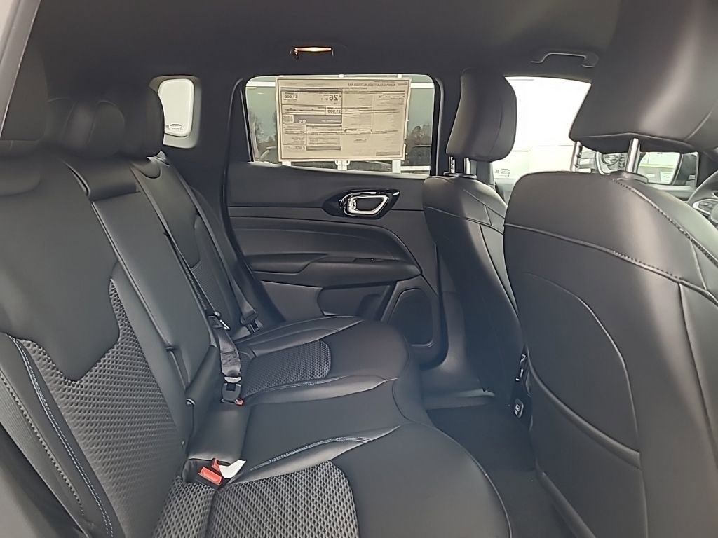 New 2026 Jeep Compass Latitude AWD/4WD image 30