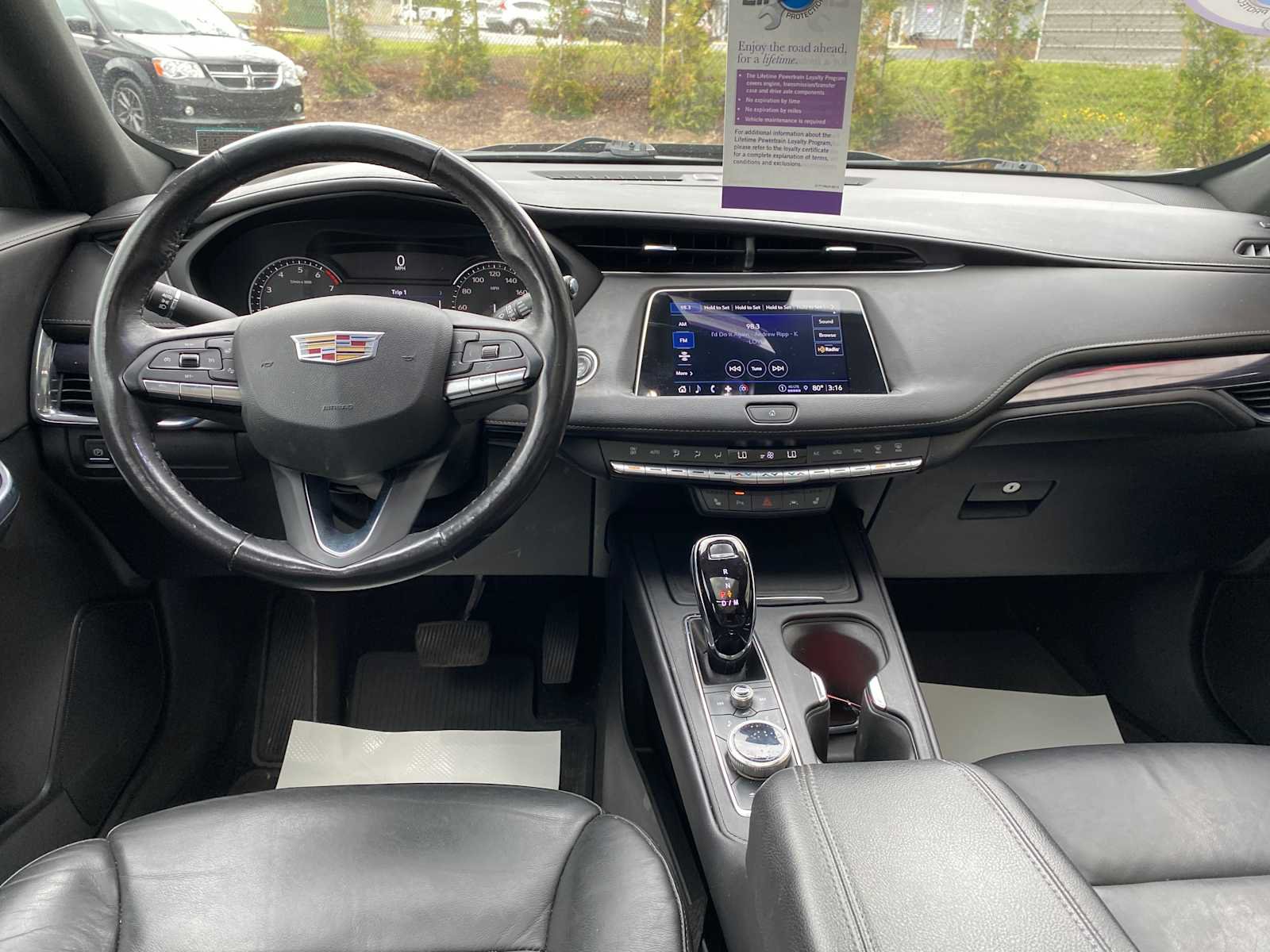 Used 2023 Cadillac XT4 Luxury w/ Cold Weather Package FWD image 8