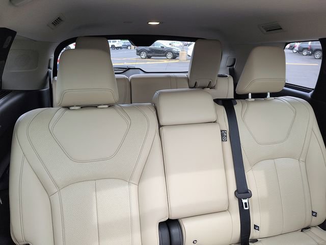 Used 2025 INFINITI QX60 Sensory w/ Vision Package AWD/4WD image 11