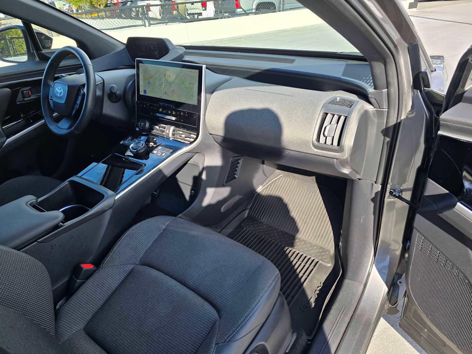 Used 2024 Toyota bZ4X XLE w/ Weather Package image 12
