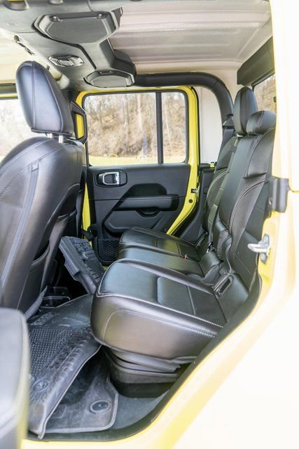 Used 2023 Jeep Gladiator Overland w/ Popular Equipment Package image 12