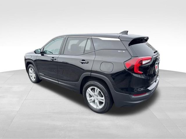 Used 2023 GMC Terrain SLE image 7