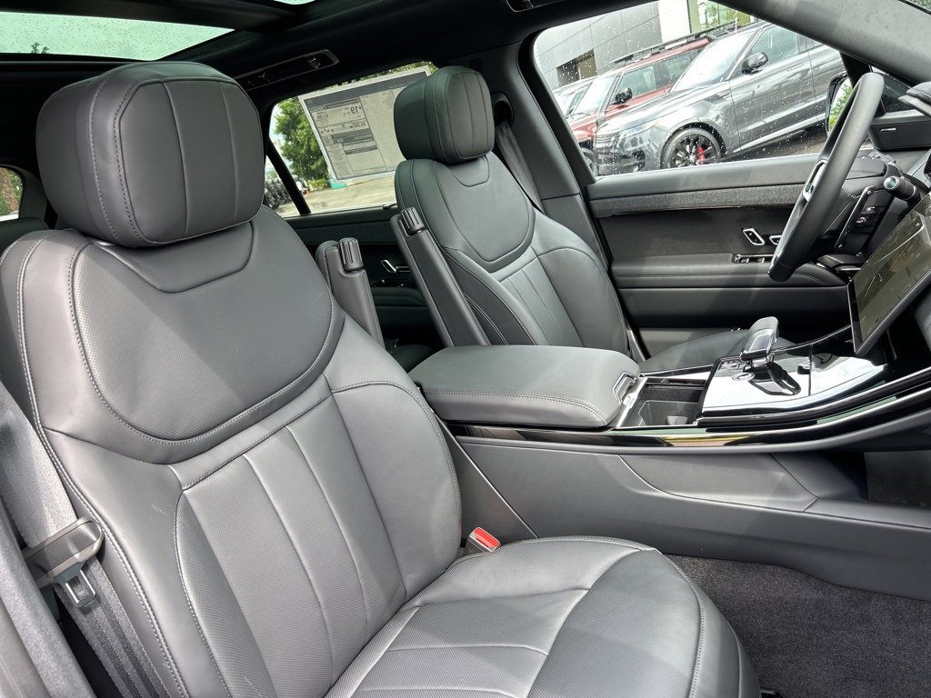 New 2025 Land Rover Range Rover Sport Dynamic SE image 21