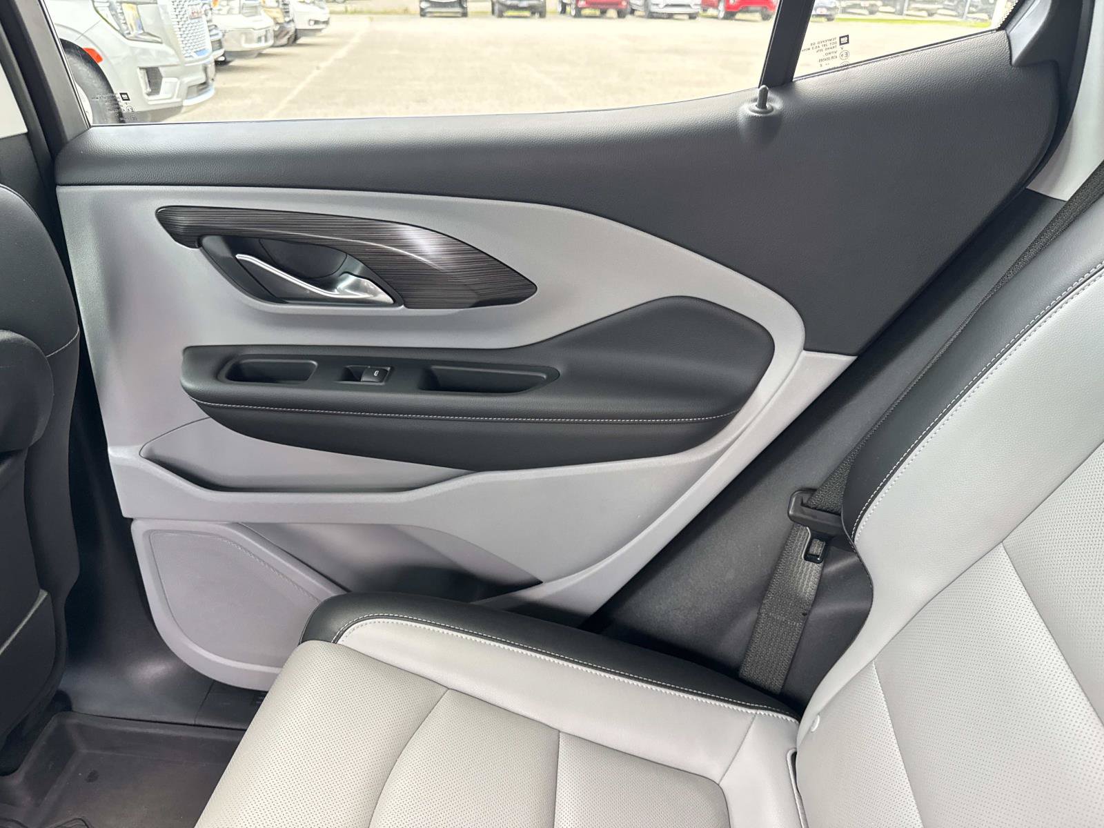 Used 2022 GMC Terrain SLT w/ LPO, Floor Liner Package FWD image 16