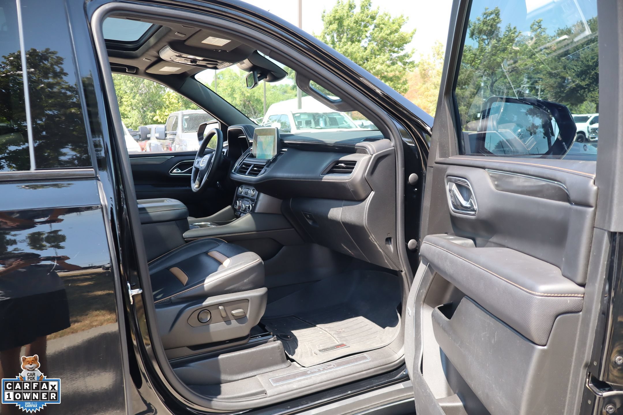 Used 2023 GMC Yukon XL AT4 AWD/4WD image 32