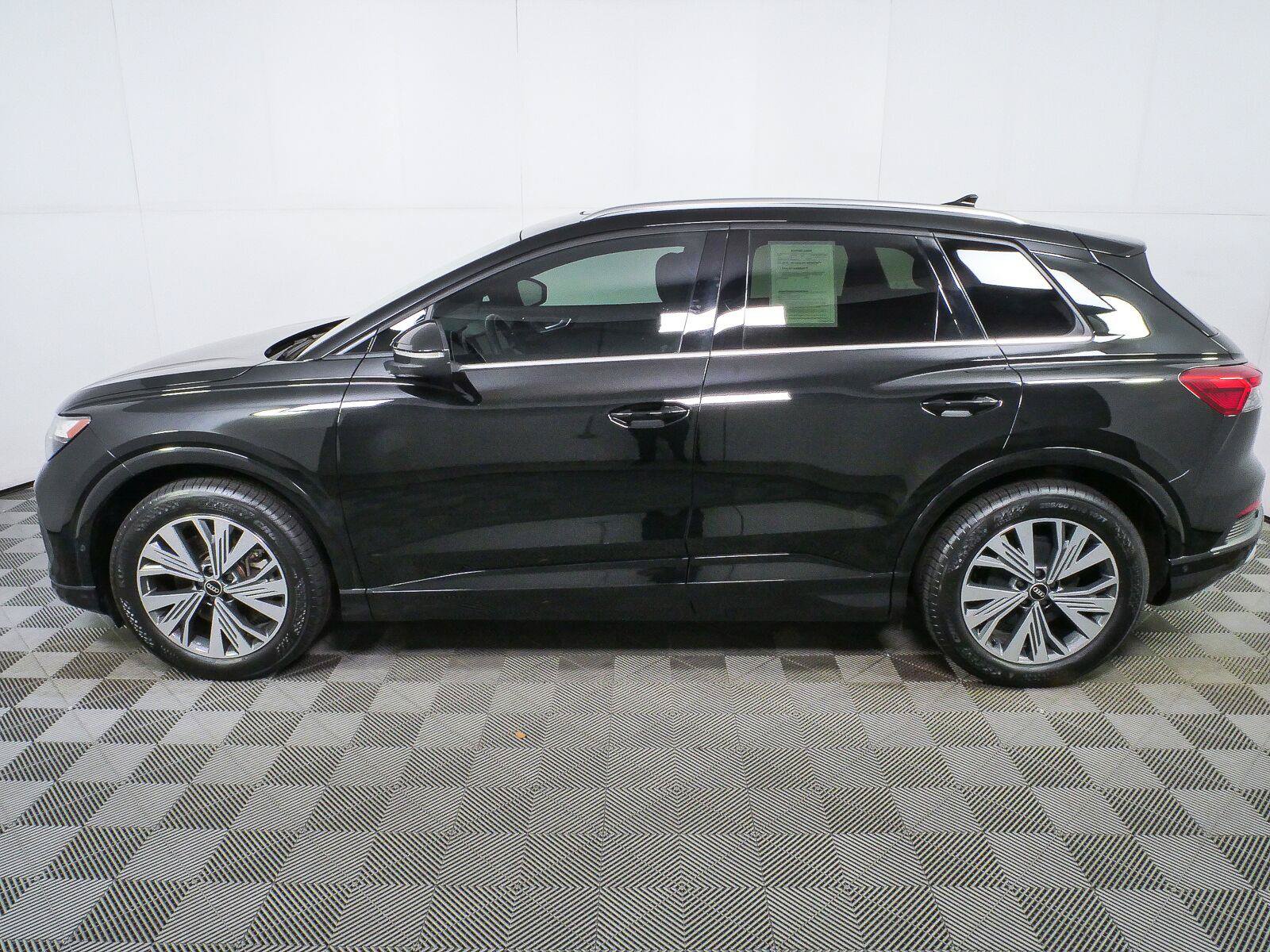 Used 2023 Audi Q4 e-tron Premium Plus w/ Premium Plus RWD image 24