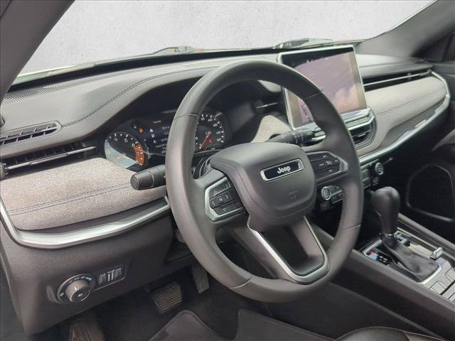 Used 2024 Jeep Compass Latitude AWD/4WD image 10