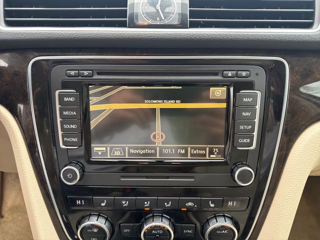 Used 2014 Volkswagen Passat TDI SEL Premium FWD image 19