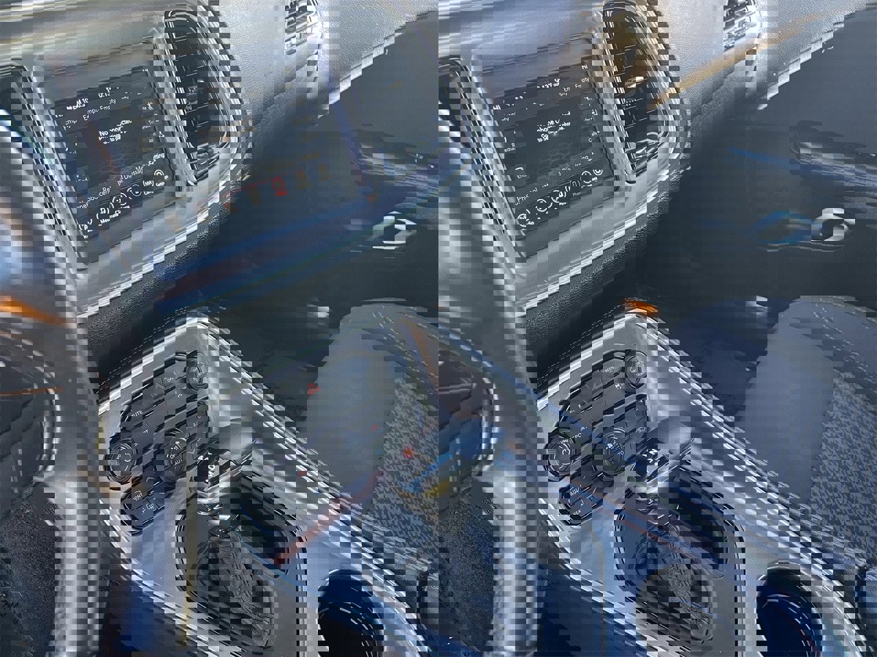 Used 2019 Dodge Challenger SXT image 23