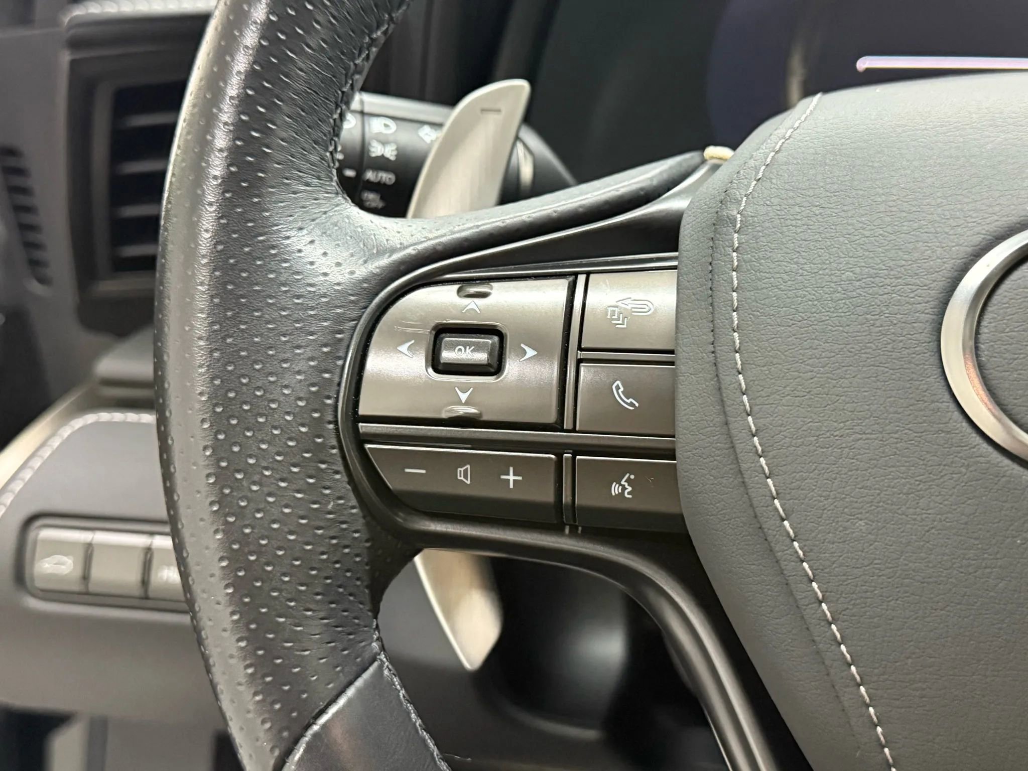 Used 2021 Lexus LC 500 Coupe w/ Touring Package image 16