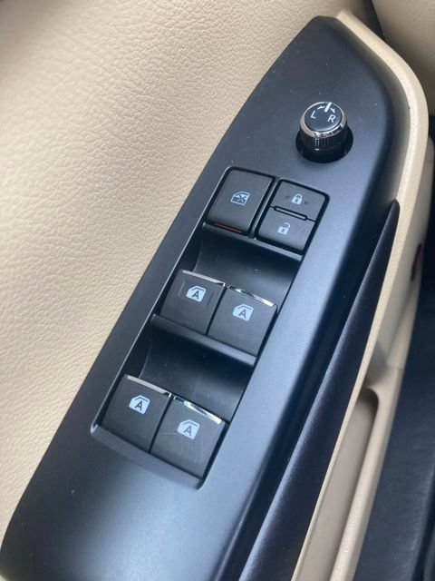 Used 2017 Toyota Highlander Limited AWD/4WD image 48