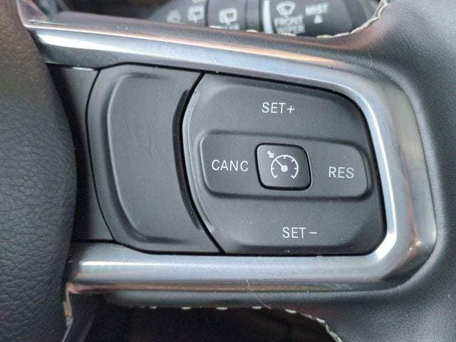 Used 2023 Jeep Wrangler Unlimited Sahara w/ Cold Weather Group AWD/4WD image 26