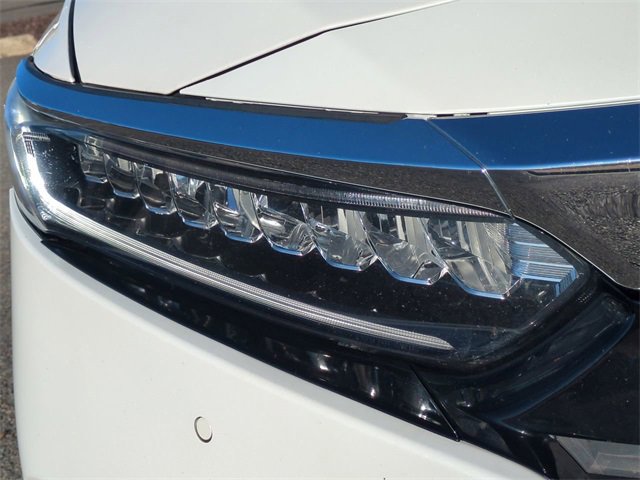 Used 2018 Honda Accord Touring image 10