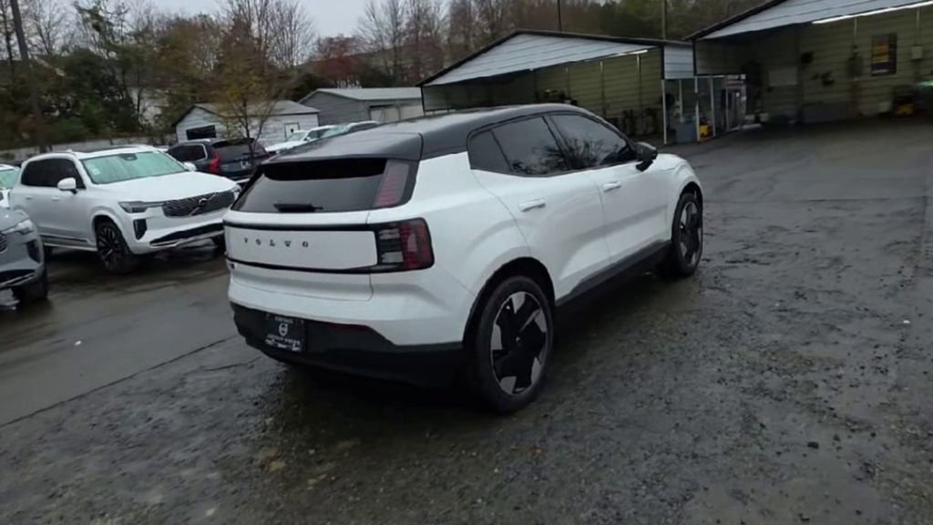 New 2025 Volvo EX30 Plus w/ Protection Package Premier image 8