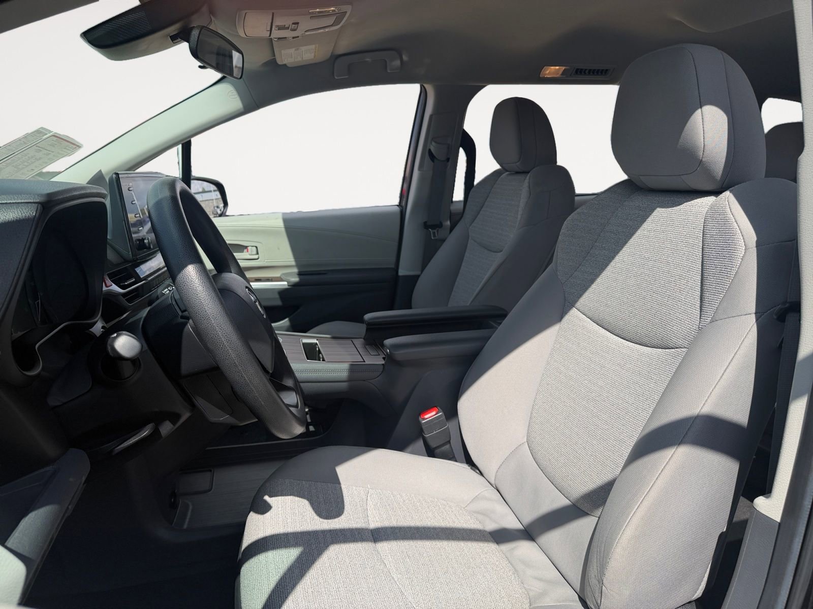 Certified 2024 Toyota Sienna LE image 9