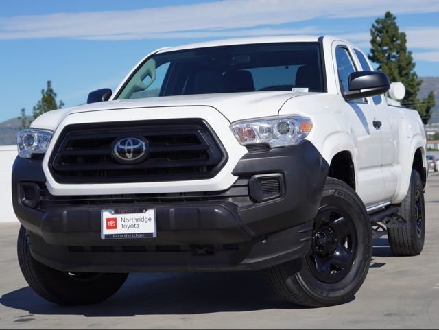 Used 2022 Toyota Tacoma SR image 1