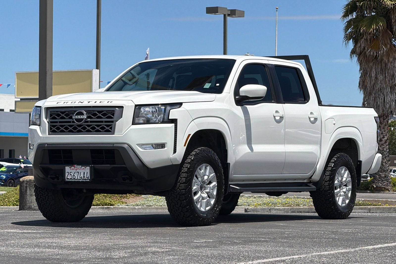 Used 2023 Nissan Frontier SV w/ SV Convenience Package AWD/4WD image 10