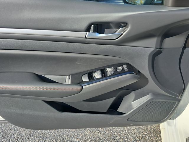 New 2025 Nissan Altima 2.5 SR image 15