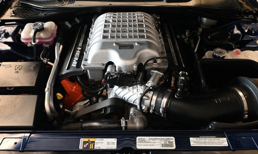 Used 2015 Dodge Challenger SRT Hellcat RWD image 21