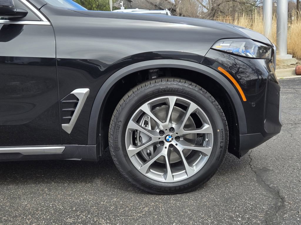 New 2026 BMW X5 xDrive50e w/ Parking Assistance Package image 9
