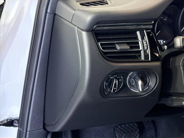 Certified 2026 Porsche Macan AWD/4WD image 13