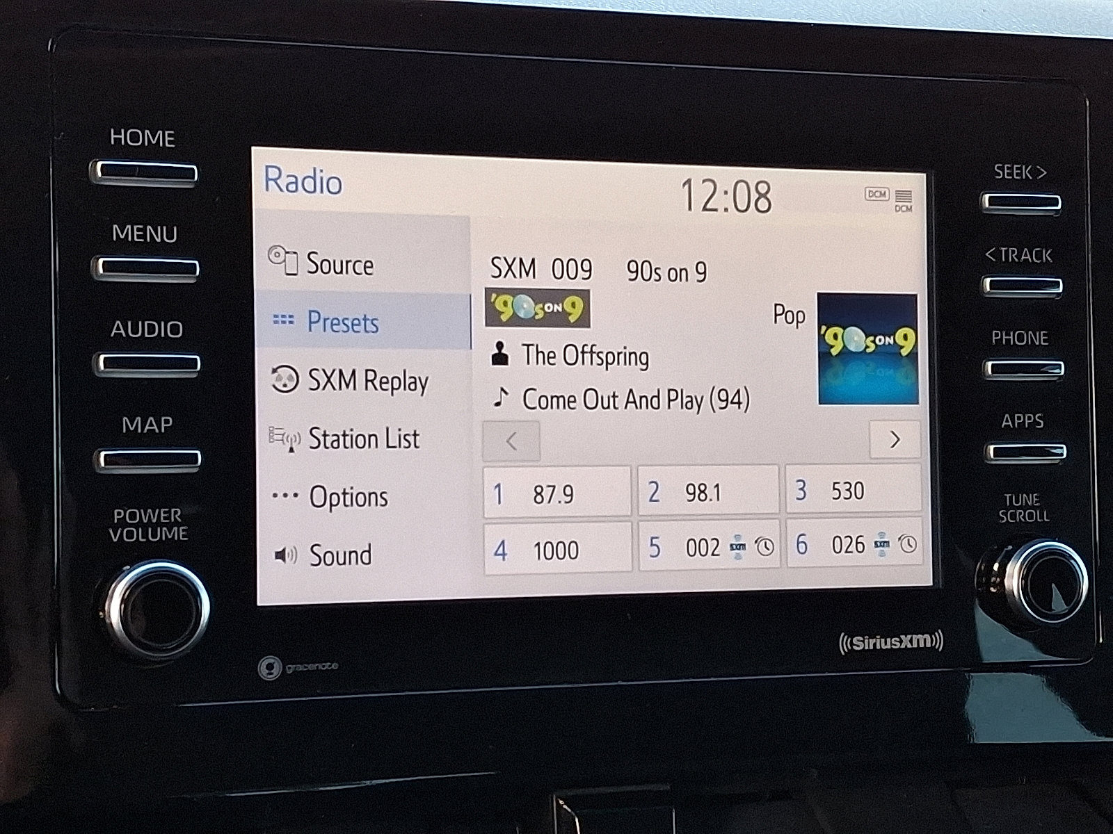 Used 2022 Toyota Camry SE image 18