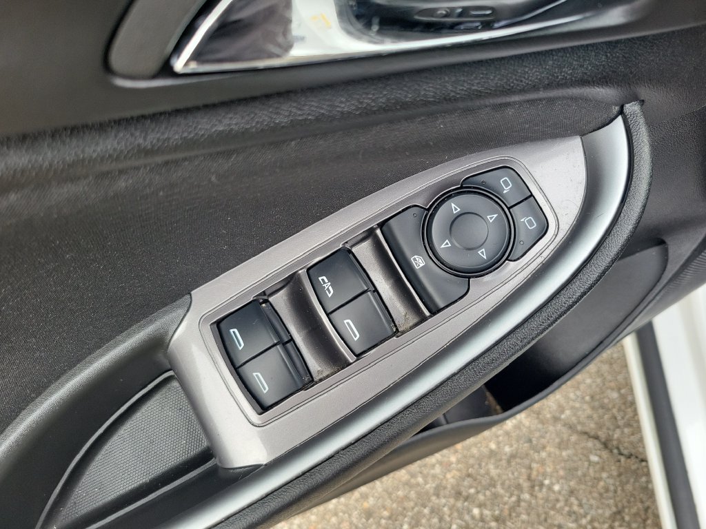 Used 2024 Chevrolet Malibu LT FWD image 17