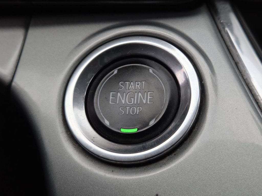 Used 2025 Chevrolet Trax LT w/ Driver Confidence Package FWD image 30