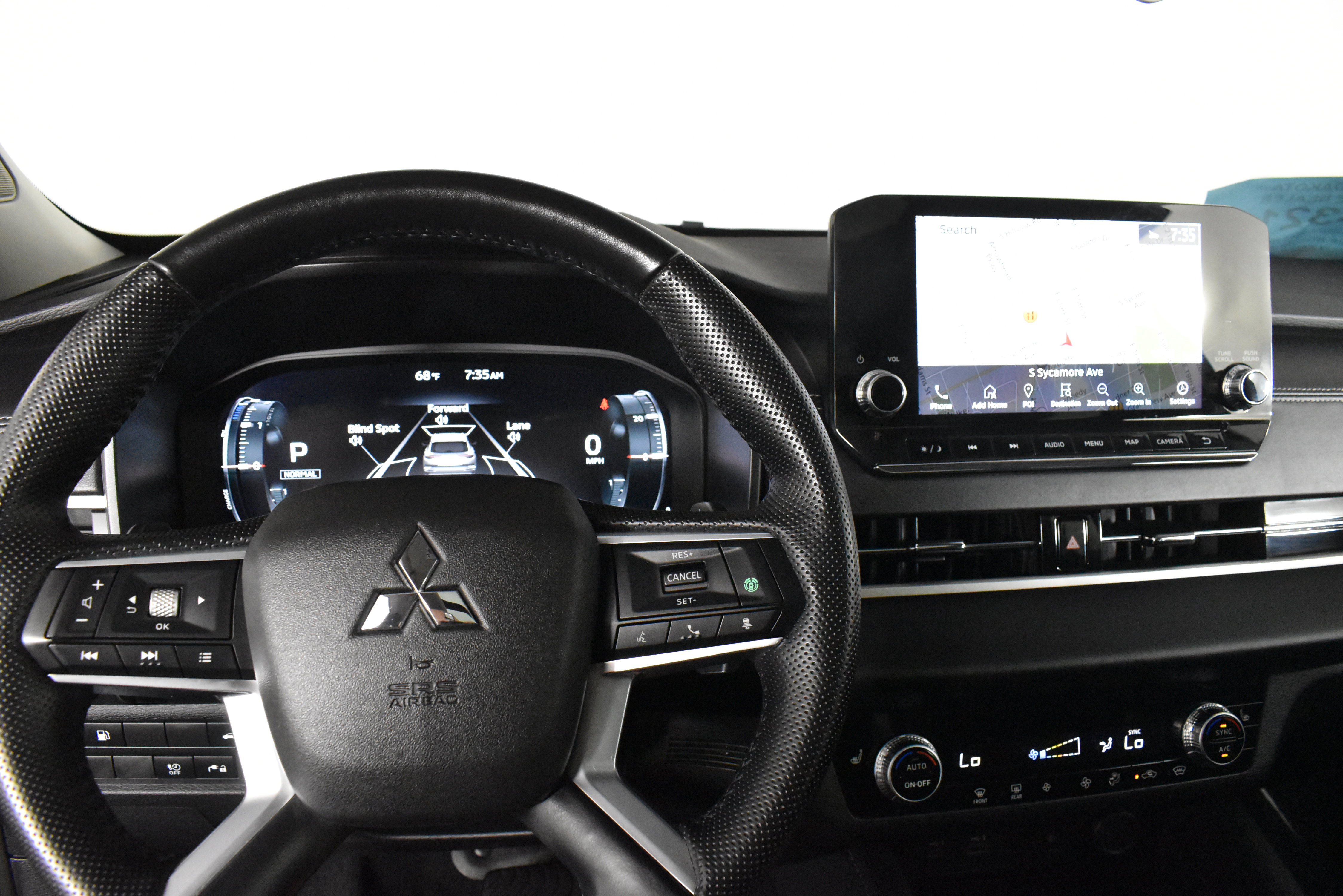 Used 2024 Mitsubishi Outlander SE image 16