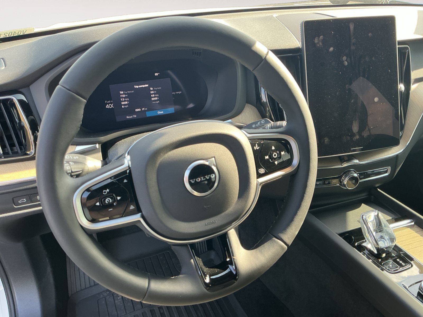New 2026 Volvo XC60 T8 Plus w/ Protection Package Premier AWD/4WD image 12